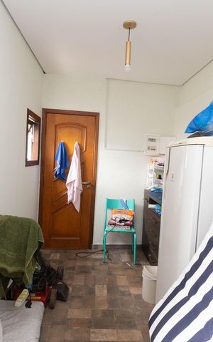 Casa à venda com 1000m², 4 quartos e 10 vagas Casa à venda com 1000m², 4 quartos e 10 vagasQuarto Área de Serviço