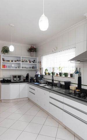 Casa à venda com 1000m², 4 quartos e 10 vagas Casa à venda com 1000m², 4 quartos e 10 vagasCozinha - Armários
