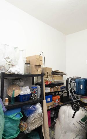 Casa à venda com 1000m², 4 quartos e 10 vagas Casa à venda com 1000m², 4 quartos e 10 vagasQuarto Garagem