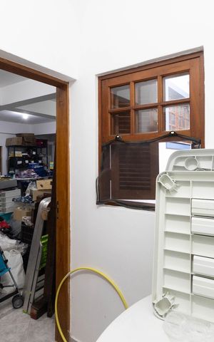 Casa à venda com 1000m², 4 quartos e 10 vagas Casa à venda com 1000m², 4 quartos e 10 vagasQuarto Garagem