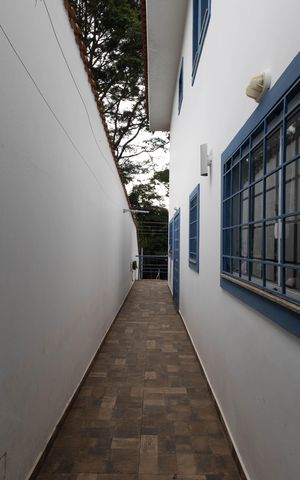 Casa à venda com 1000m², 4 quartos e 10 vagas Casa à venda com 1000m², 4 quartos e 10 vagasCorredor