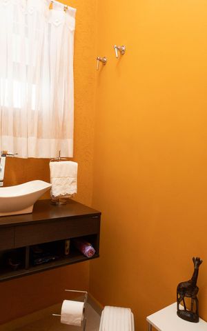 Casa à venda com 1000m², 4 quartos e 10 vagas Casa à venda com 1000m², 4 quartos e 10 vagasLavabo