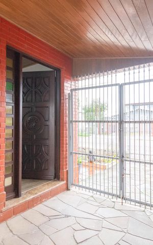 Casa à venda com 114m², 4 quartos e 3 vagas