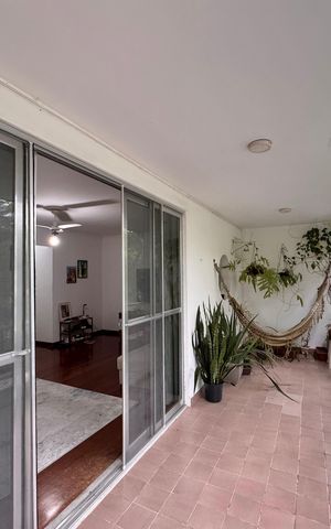 Apartamento à venda com 173m², 3 quartos e 2 vagas Apartamento à venda com 173m², 3 quartos e 2 vagasVaranda