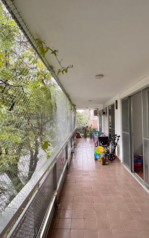 Apartamento à venda com 173m², 3 quartos e 2 vagas Apartamento à venda com 173m², 3 quartos e 2 vagasVaranda