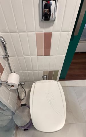 Apartamento à venda com 173m², 3 quartos e 2 vagas Apartamento à venda com 173m², 3 quartos e 2 vagasSuíte 1 - Banheiro