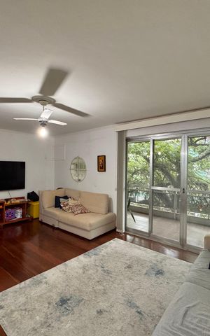 Apartamento à venda com 173m², 3 quartos e 2 vagas Apartamento à venda com 173m², 3 quartos e 2 vagasSala