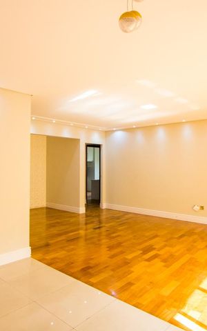 Apartamento à venda com 127m², 3 quartos e 2 vagas Apartamento à venda com 127m², 3 quartos e 2 vagasSala