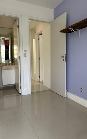 Apartamento à venda com 95m², 3 quartos e 2 vagas Apartamento à venda com 95m², 3 quartos e 2 vagasSuíte