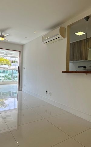 Apartamento à venda com 95m², 3 quartos e 2 vagas Apartamento à venda com 95m², 3 quartos e 2 vagasSala