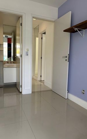 Apartamento à venda com 95m², 3 quartos e 2 vagas Apartamento à venda com 95m², 3 quartos e 2 vagasSuíte