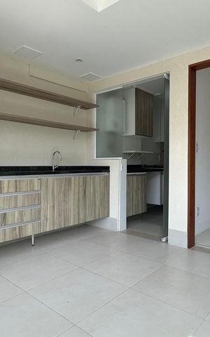 Apartamento à venda com 95m², 3 quartos e 2 vagas Apartamento à venda com 95m², 3 quartos e 2 vagasVaranda