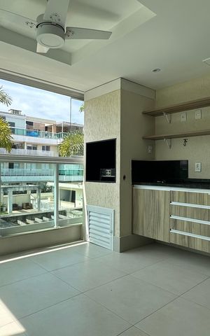 Apartamento à venda com 95m², 3 quartos e 2 vagas Apartamento à venda com 95m², 3 quartos e 2 vagasVaranda