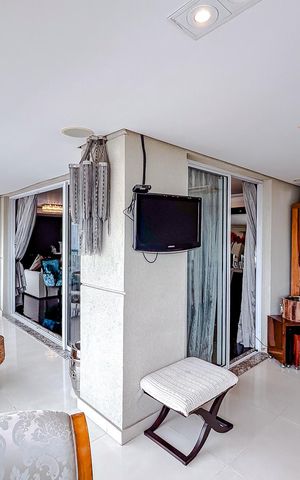 Apartamento à venda com 238m², 4 quartos e 4 vagasVaranda
