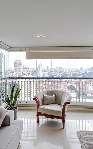 Apartamento à venda com 238m², 4 quartos e 4 vagasVaranda