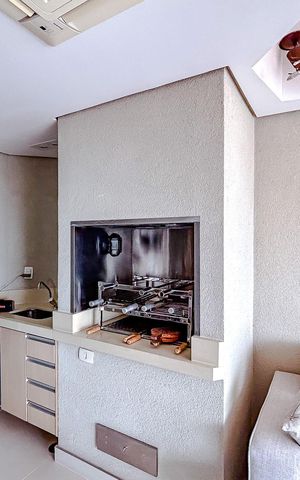 Apartamento à venda com 238m², 4 quartos e 4 vagasVaranda