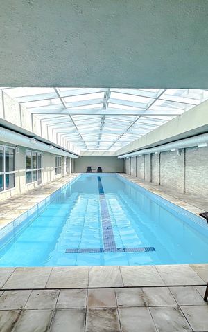 Apartamento à venda com 238m², 4 quartos e 4 vagasÁrea comum - Piscina