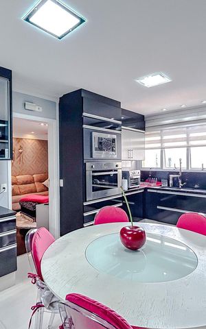 Apartamento à venda com 238m², 4 quartos e 4 vagasCozinha