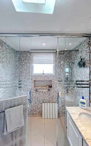 Apartamento à venda com 238m², 4 quartos e 4 vagasBanheiro da Suíte 1