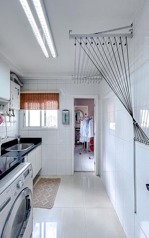 Apartamento à venda com 238m², 4 quartos e 4 vagasÁrea de Serviço
