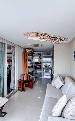 Apartamento à venda com 238m², 4 quartos e 4 vagasVaranda