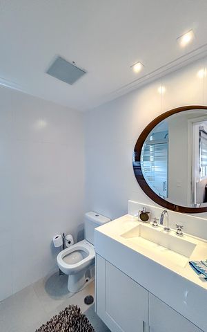 Apartamento à venda com 238m², 4 quartos e 4 vagasBanheiro da Suíte 3