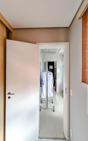 Apartamento à venda com 238m², 4 quartos e 4 vagasQuarto de Serviço