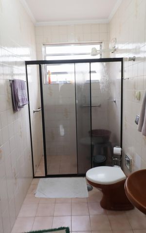 Casa à venda com 418m², 6 quartos e 4 vagasBanheiro 2