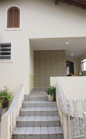 Casa à venda com 418m², 6 quartos e 4 vagasQuintal