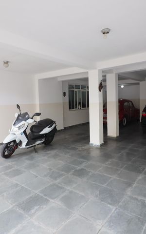 Casa à venda com 418m², 6 quartos e 4 vagasGaragem