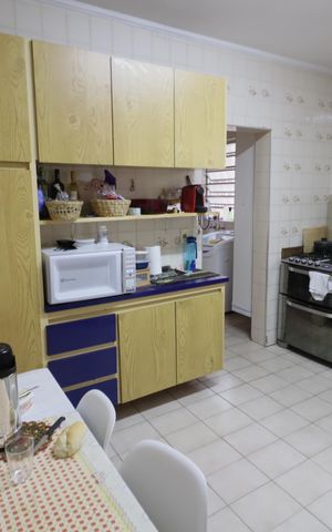 Casa à venda com 418m², 6 quartos e 4 vagasCozinha e Área de Serviço