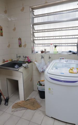 Casa à venda com 418m², 6 quartos e 4 vagasCozinha e Área de Serviço