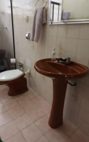 Casa à venda com 418m², 6 quartos e 4 vagasBanheiro 2