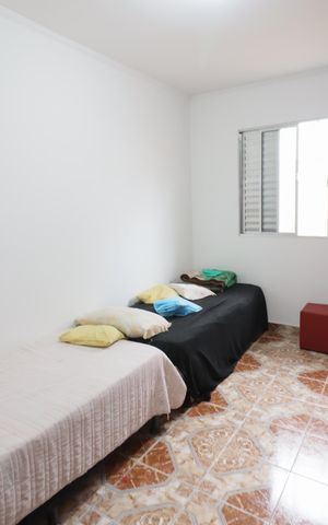 Casa à venda com 418m², 6 quartos e 4 vagasQuarto 2
