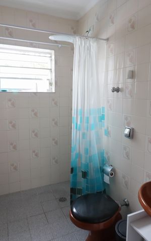 Casa à venda com 418m², 6 quartos e 4 vagasBanheiro 4