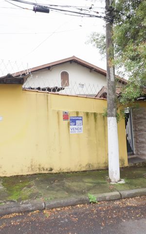 Casa à venda com 418m², 6 quartos e 4 vagasFachada
