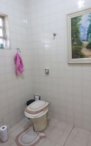 Casa à venda com 418m², 6 quartos e 4 vagasBanheiro 3