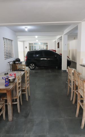 Casa à venda com 418m², 6 quartos e 4 vagasChurrasqueira