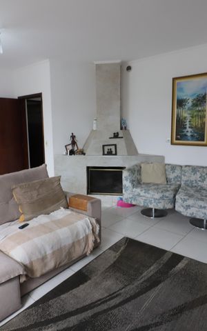 Casa à venda com 418m², 6 quartos e 4 vagasSala
