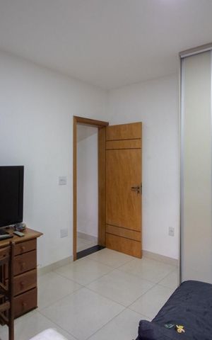 Casa à venda com 175m², 3 quartos e 3 vagas Casa à venda com 175m², 3 quartos e 3 vagasEdícula - Quarto