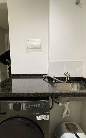 Apartamento à venda com 33m², 2 quartos e sem vaga Apartamento à venda com 33m², 2 quartos e sem vagaCozinha e Área de Serviço