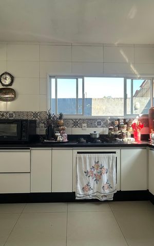 Casa para alugar com 440m², 5 quartos e 4 vagas Casa para alugar com 440m², 5 quartos e 4 vagasCozinha