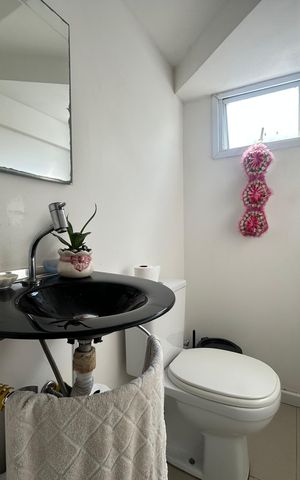 Casa para alugar com 440m², 5 quartos e 4 vagas Casa para alugar com 440m², 5 quartos e 4 vagasLavabo