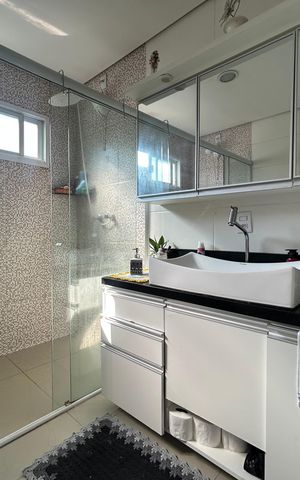 Casa para alugar com 440m², 5 quartos e 4 vagas Casa para alugar com 440m², 5 quartos e 4 vagasBanheiro suíte 1