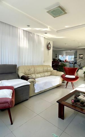 Casa para alugar com 440m², 5 quartos e 4 vagas Casa para alugar com 440m², 5 quartos e 4 vagasSala