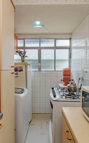 Apartamento à venda com 56m², 2 quartos e sem vaga Apartamento à venda com 56m², 2 quartos e sem vagaCozinha e Área de Serviço