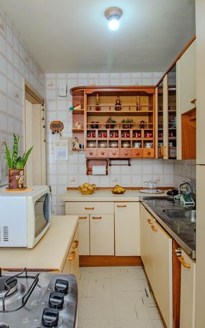 Apartamento à venda com 56m², 2 quartos e sem vaga Apartamento à venda com 56m², 2 quartos e sem vagaCozinha e Área de Serviço