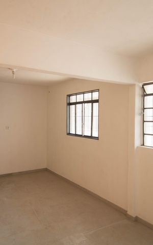 Casa para alugar com 70m², 2 quartos e sem vaga Casa para alugar com 70m², 2 quartos e sem vagaSala
