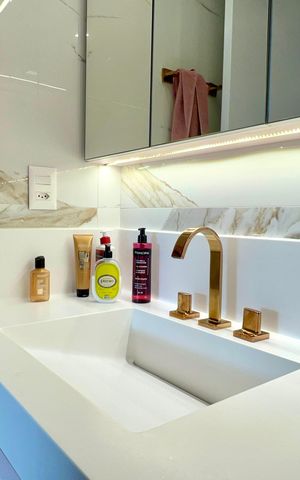 Apartamento à venda com 71m², 2 quartos e 1 vaga Apartamento à venda com 71m², 2 quartos e 1 vagaBanheiro da Suíte
