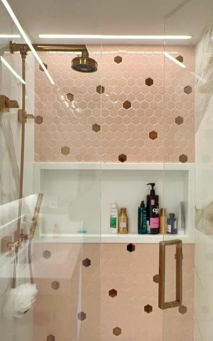 Apartamento à venda com 71m², 2 quartos e 1 vaga Apartamento à venda com 71m², 2 quartos e 1 vagaBanheiro da Suíte